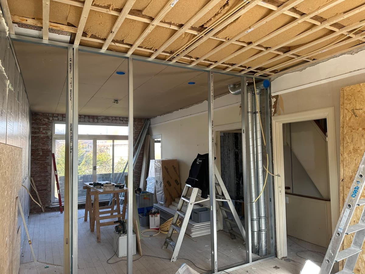 Nieuwe WTW-installatie tijdens renovatie