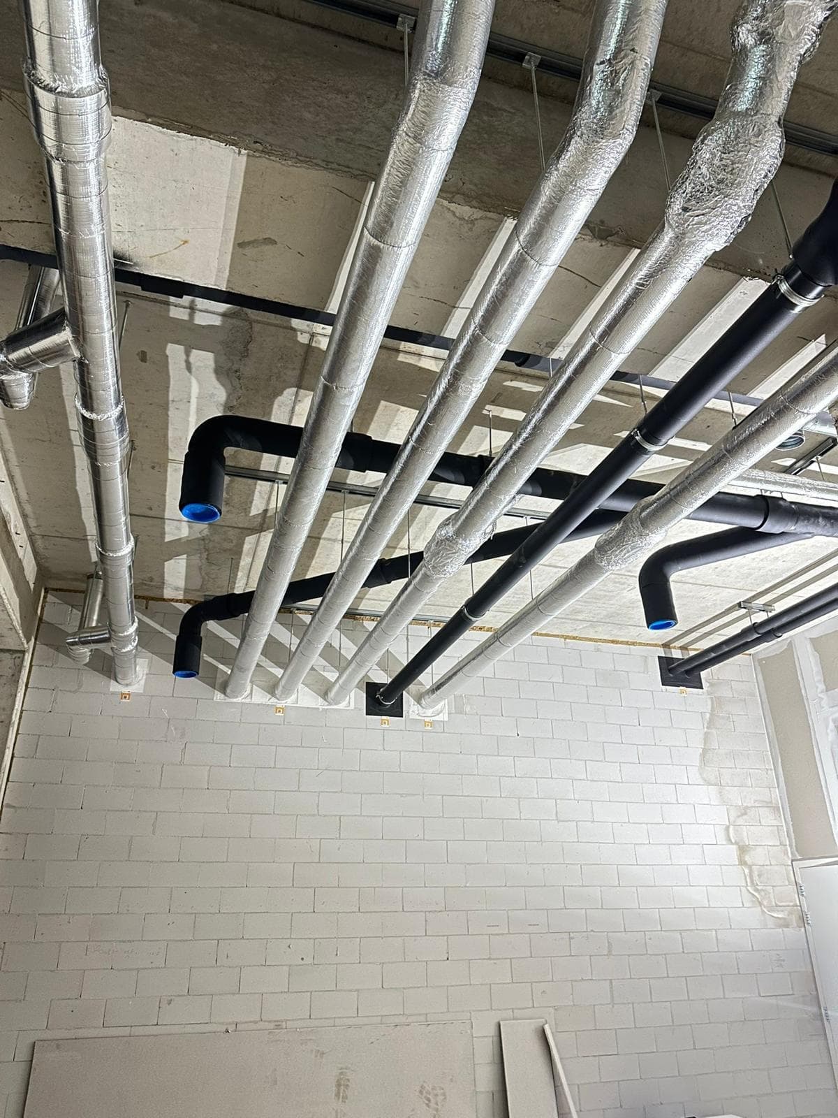 Geïsoleerd en Afgedopt