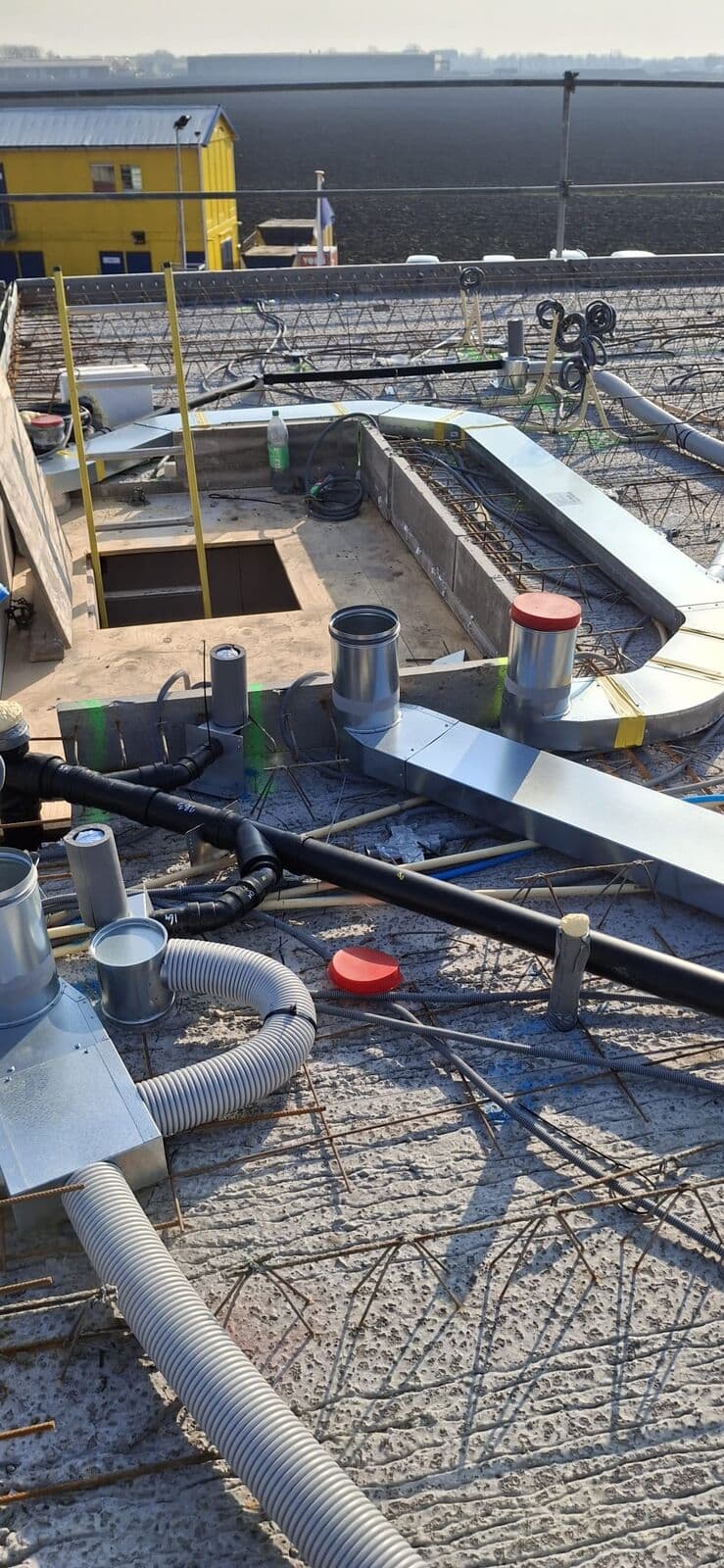 Projectmatig kanaalwerk met dakdoorvoeren