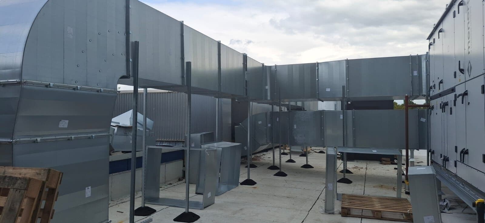 Duct street towards the air handling units