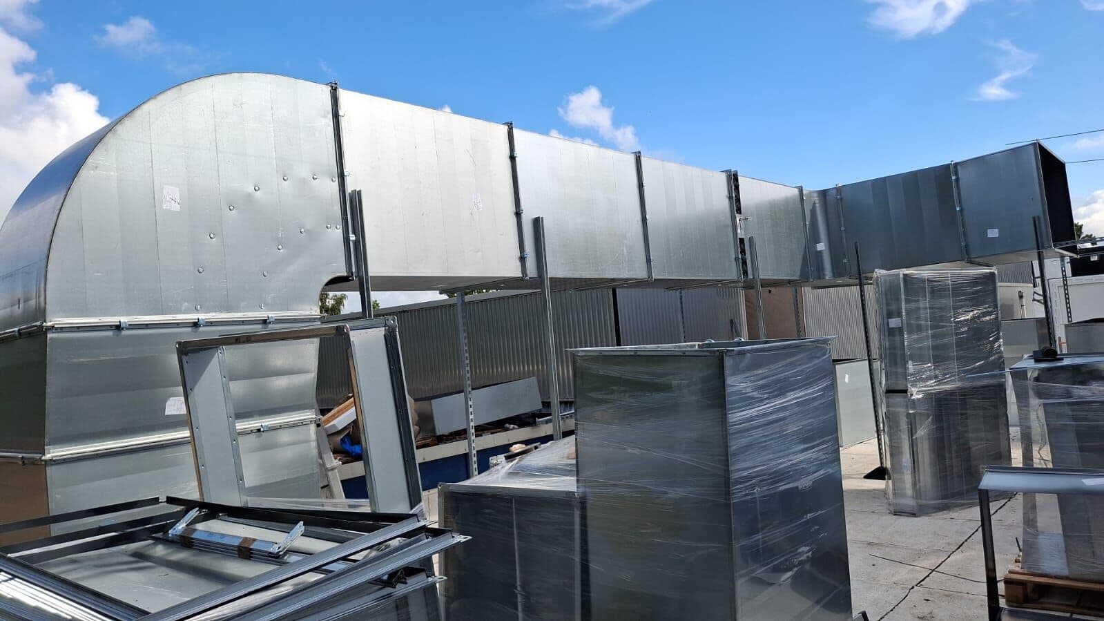 Insulated duct run with bends